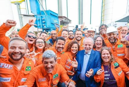 Lula crítica venda de ativos da Petrobras e diz que estatal está sendo recuperada após “tentativa de desmonte” | CNN Brasil