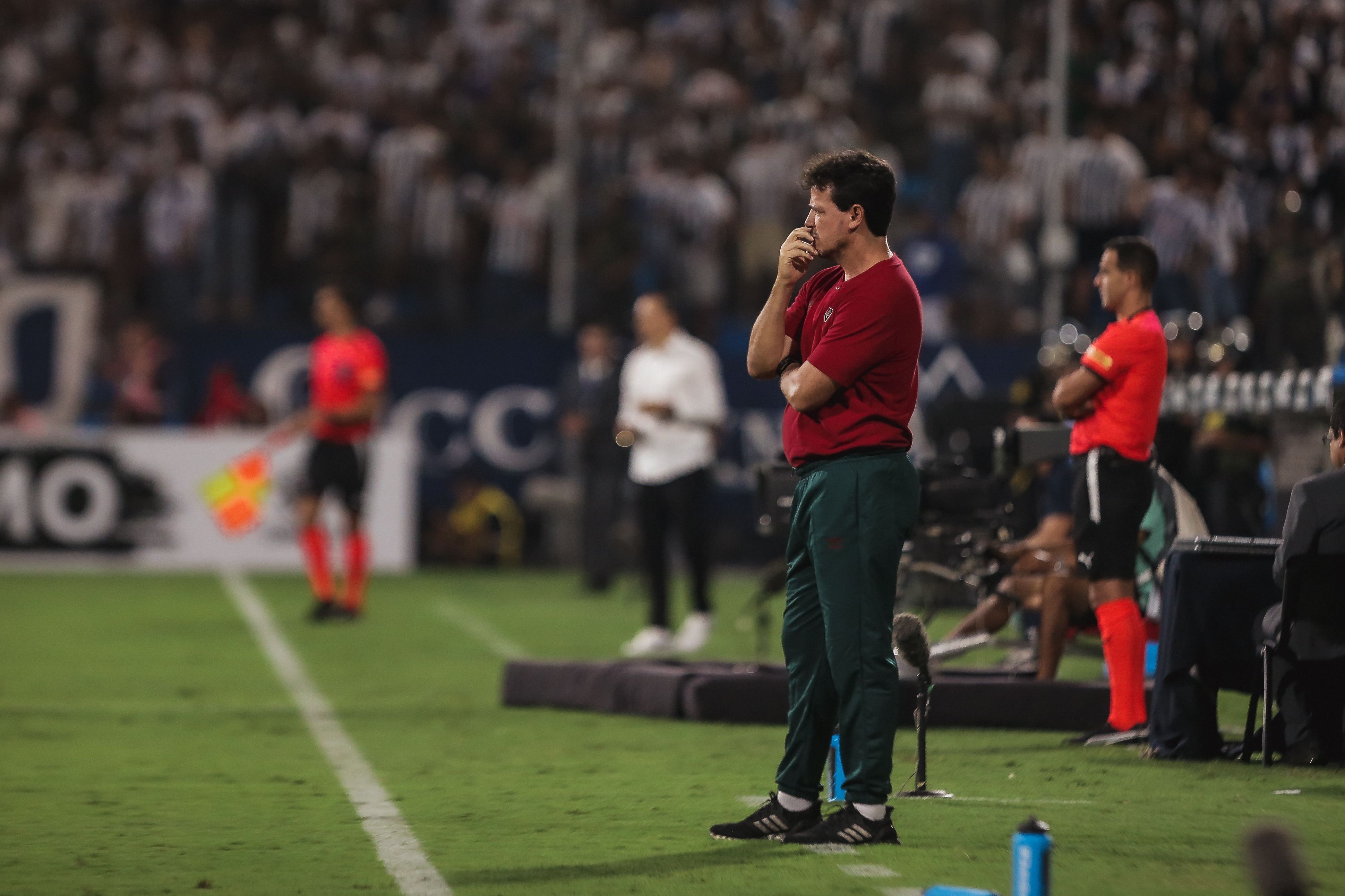 Diniz usa de exemplo clássico inglês para analisar finalizações do Fluminense