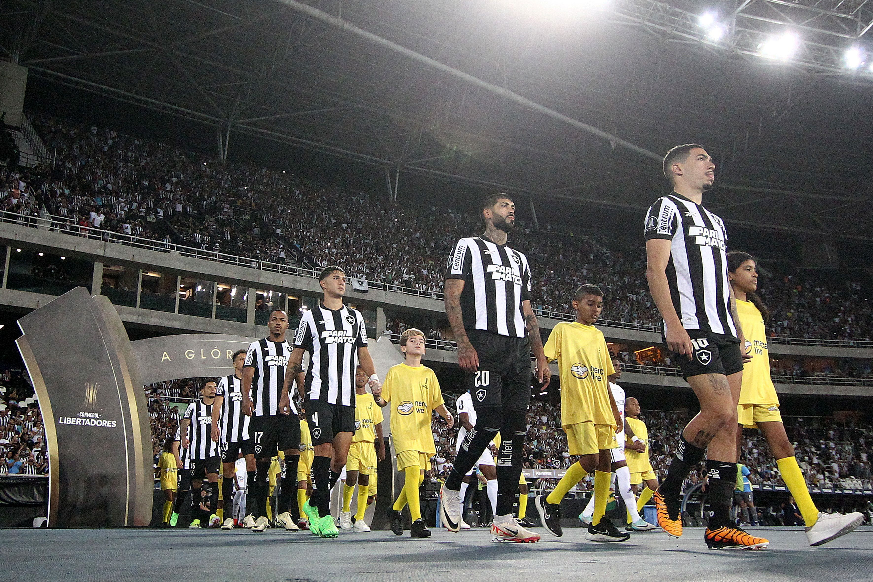 Botafogo joga a vida na Libertadores contra o Universitario