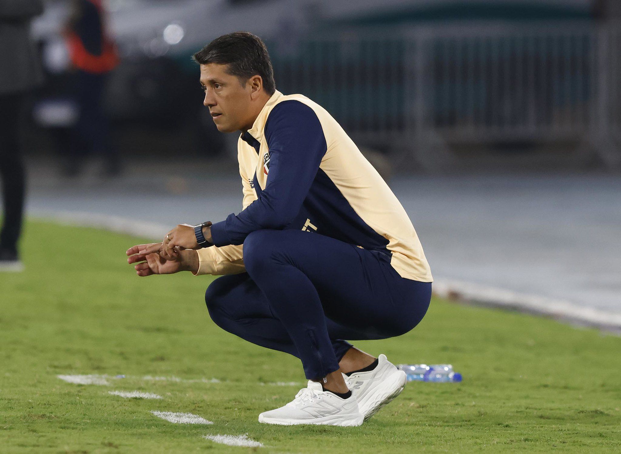 No Vitória, Carpini terá que encontrar soluções rápidas com elenco limitado