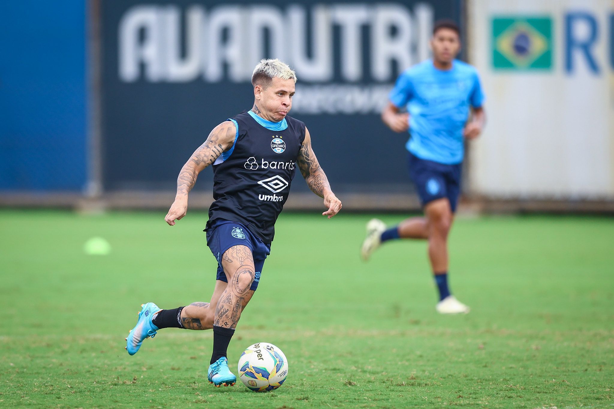 Grêmio divulga lista de relacionados para final do Gauchão com surpresas