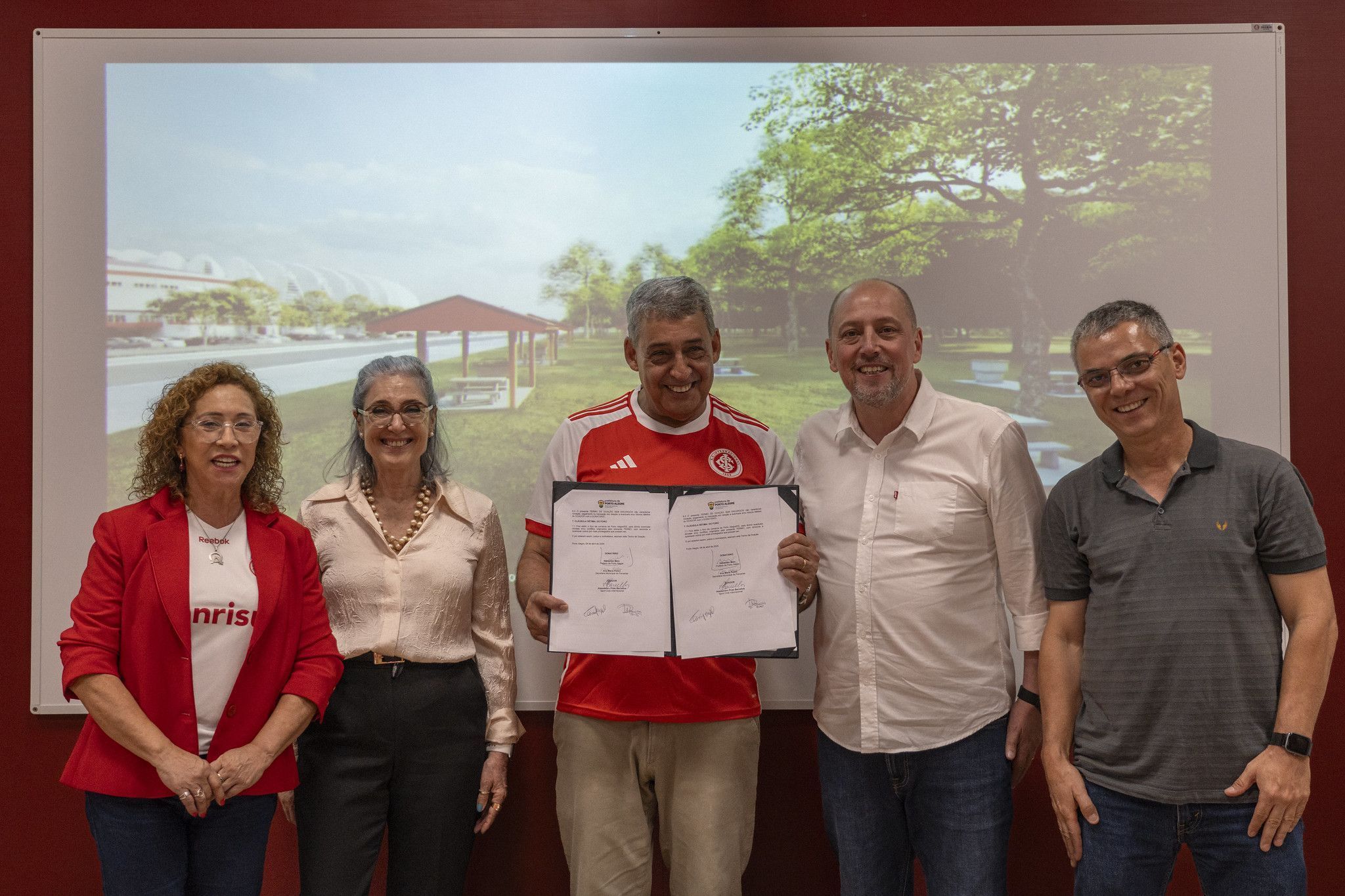 Inter e prefeitura de Porto Alegre assinam documento para obras no Parque Marinha