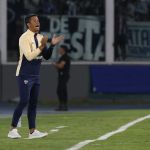 Vitória negocia com o técnico Thiago Carpini para substituir Léo Condé