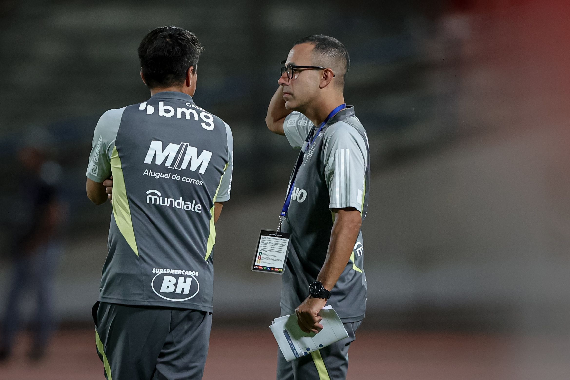 Auxiliar do Atlético destrincha metodologia de Milito e foco na posse de bola