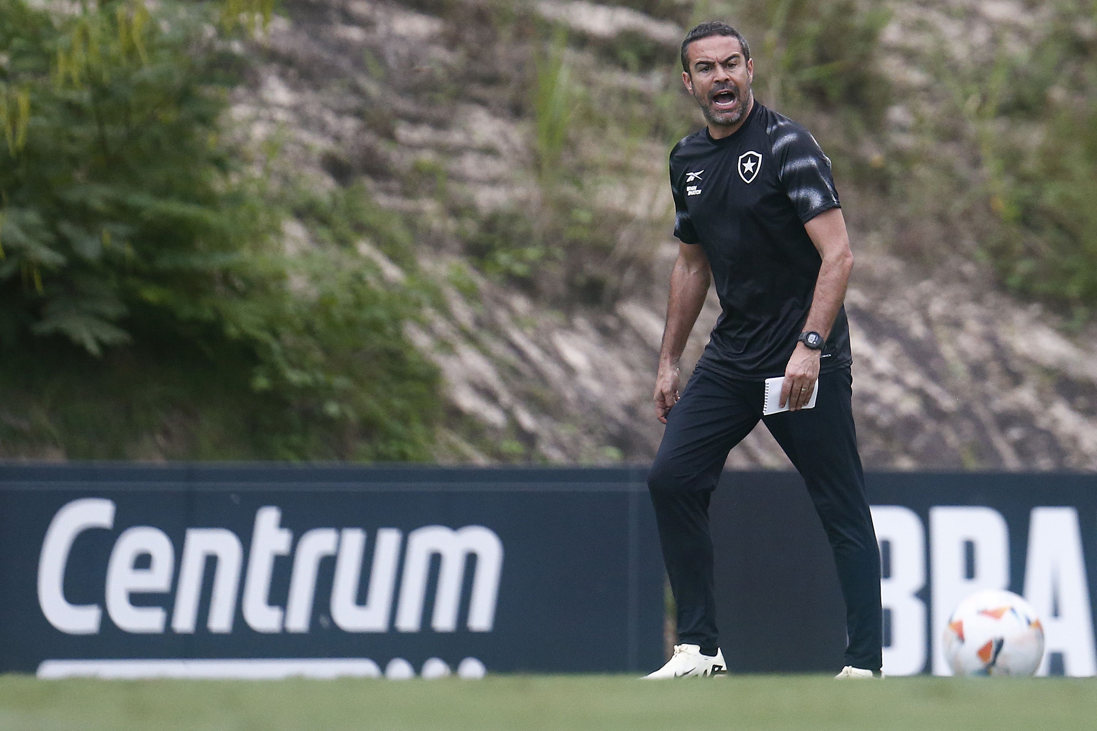 Defesa do Botafogo está entre as piores da Série A em 2024; compare
