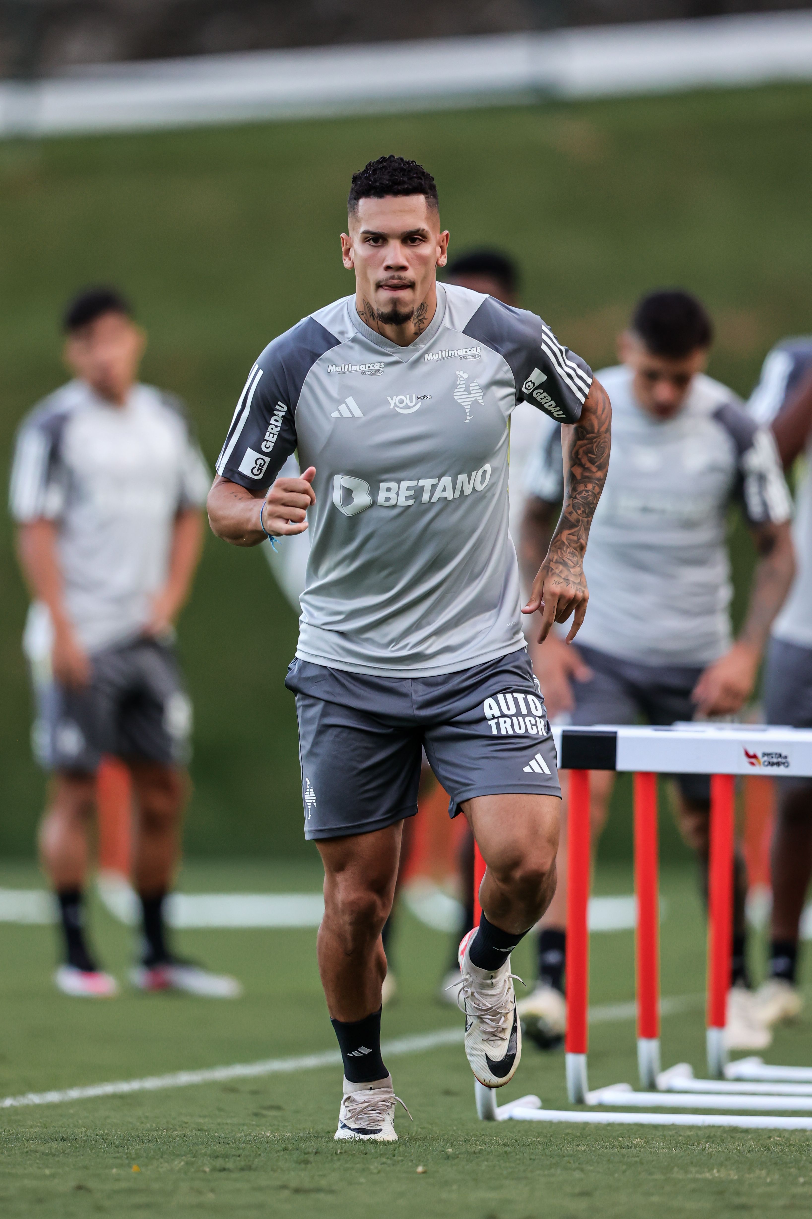 Paulinho, do Atlético, escolhe 'rival ideal' para final da Libertadores; assista