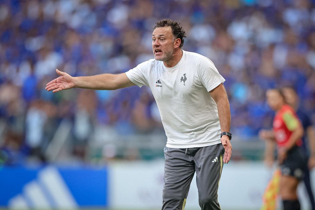 Atlético: Milito reencontra Cruzeiro e tenta manter invencibilidade contra rival