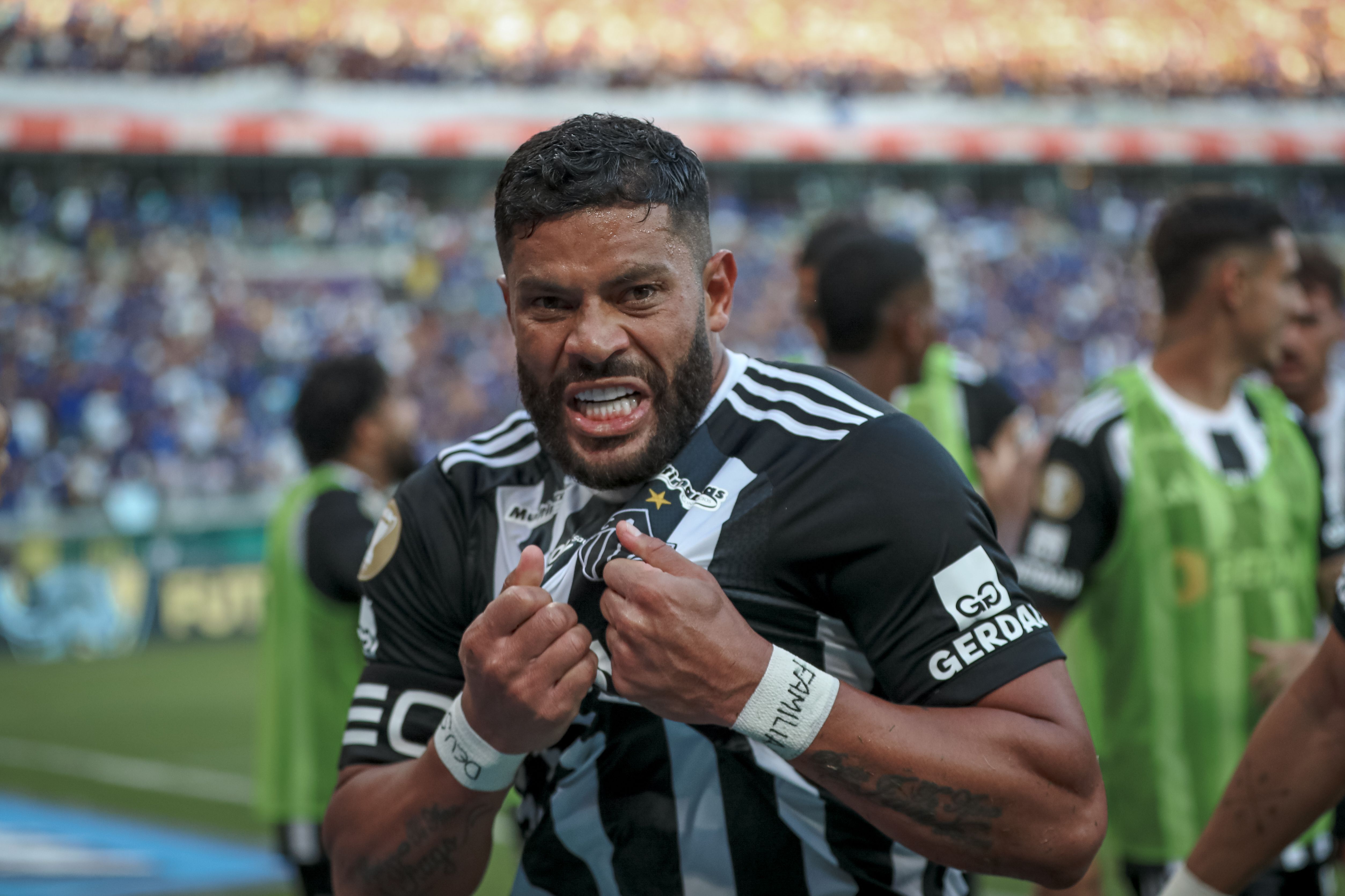 Cruzeiro iguala Fluminense e se torna maior 'vítima' de Hulk pelo Atlético