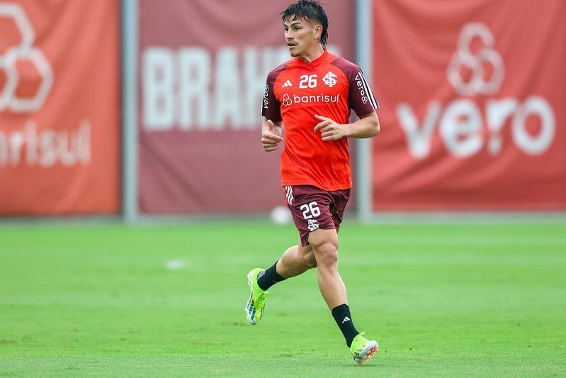 Sem espaço no Inter, Bernabei negocia ida para o Independiente-ARG