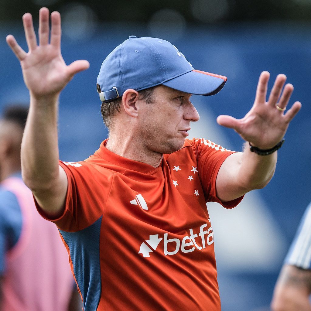 Seabra diz como compensará falta de experiência para fazer Cruzeiro render