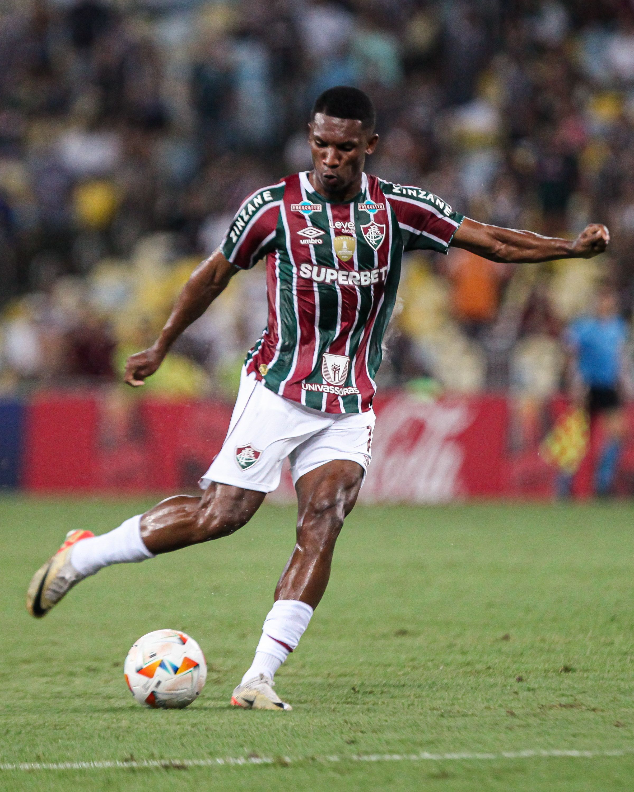 Lelê tem ruptura diagnosticada e vira desfalque no Fluminense por tempo indeterminado