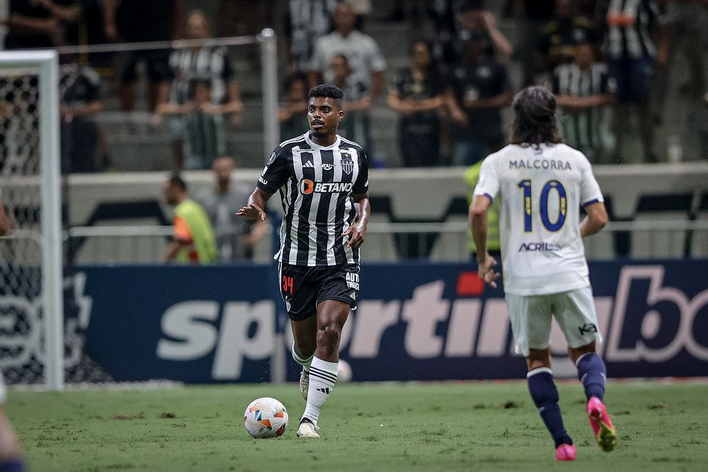 Vaiado, Jemerson salvou Atlético em jogo contra o Rosario