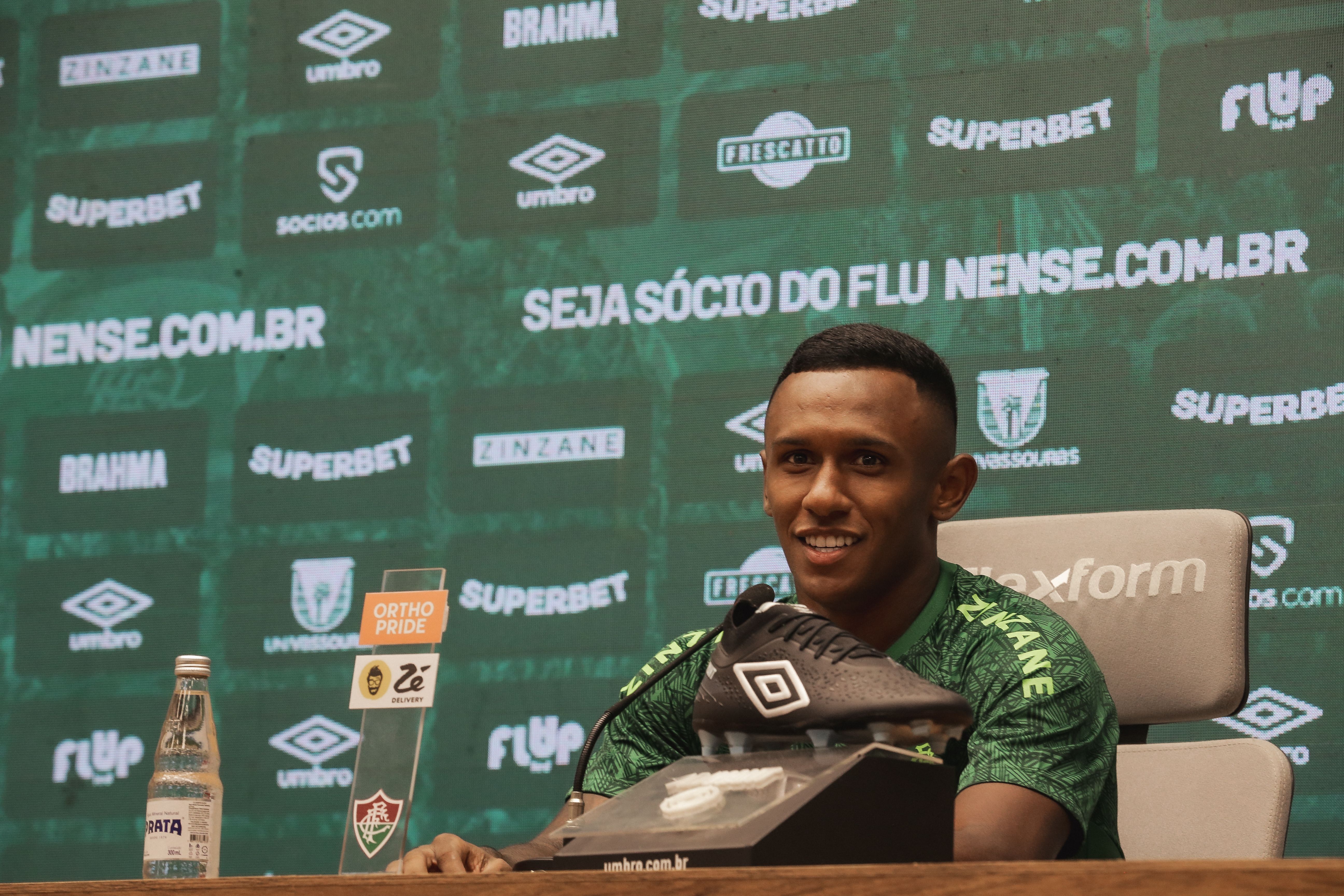 Destaque do Fluminense na Libertadores, Marquinhos destaca relação com Diniz
