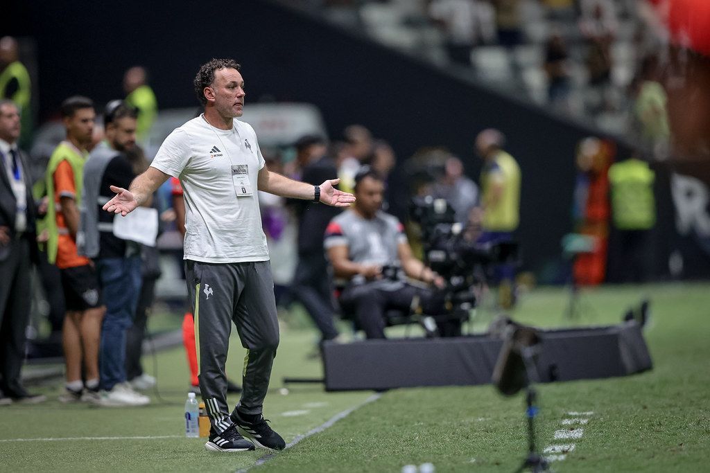 Escalação do Atlético: Milito faz quatro mudanças para jogo contra o Criciúma