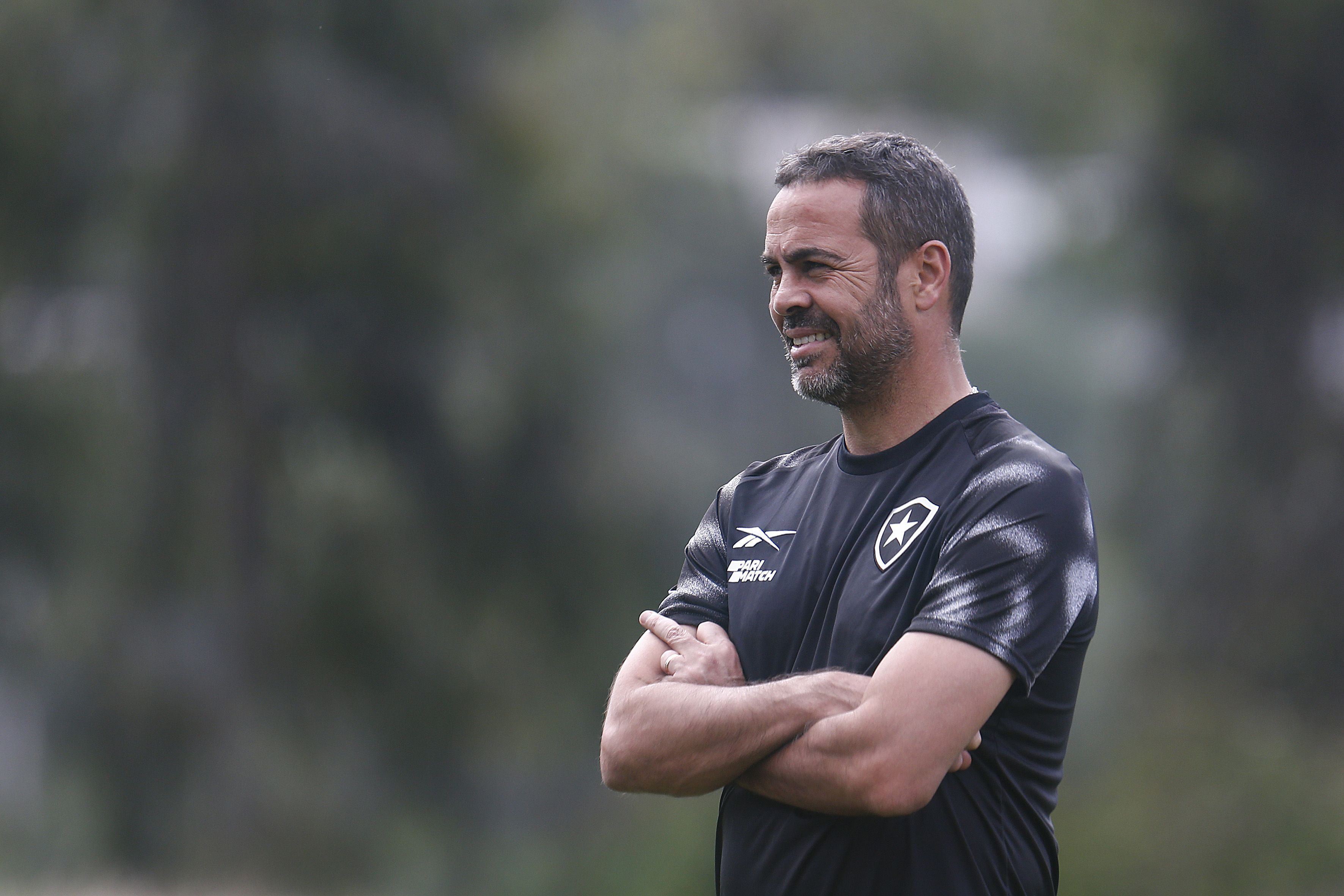 Libertadores: Botafogo visita a LDU em estreia de Artur Jorge