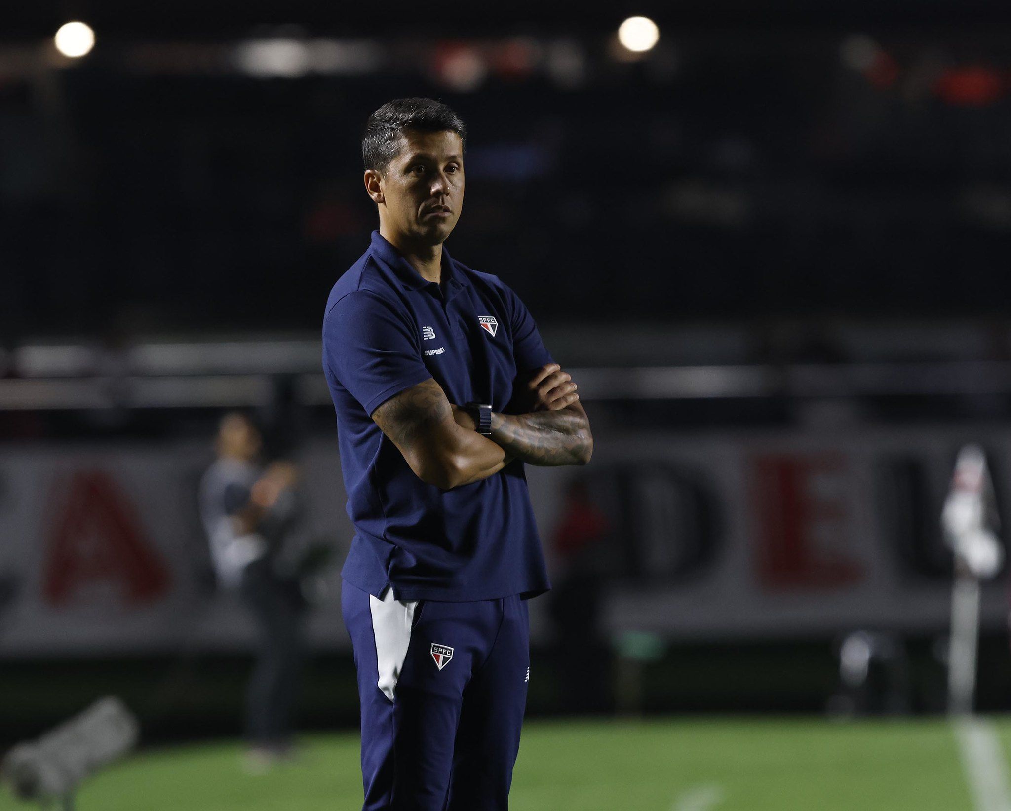Pressionado, Carpini revela conversa com líderes do São Paulo após vitória