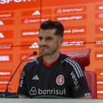 Goleiro Fabrício é apresentado no Inter comemora chegada no clube
