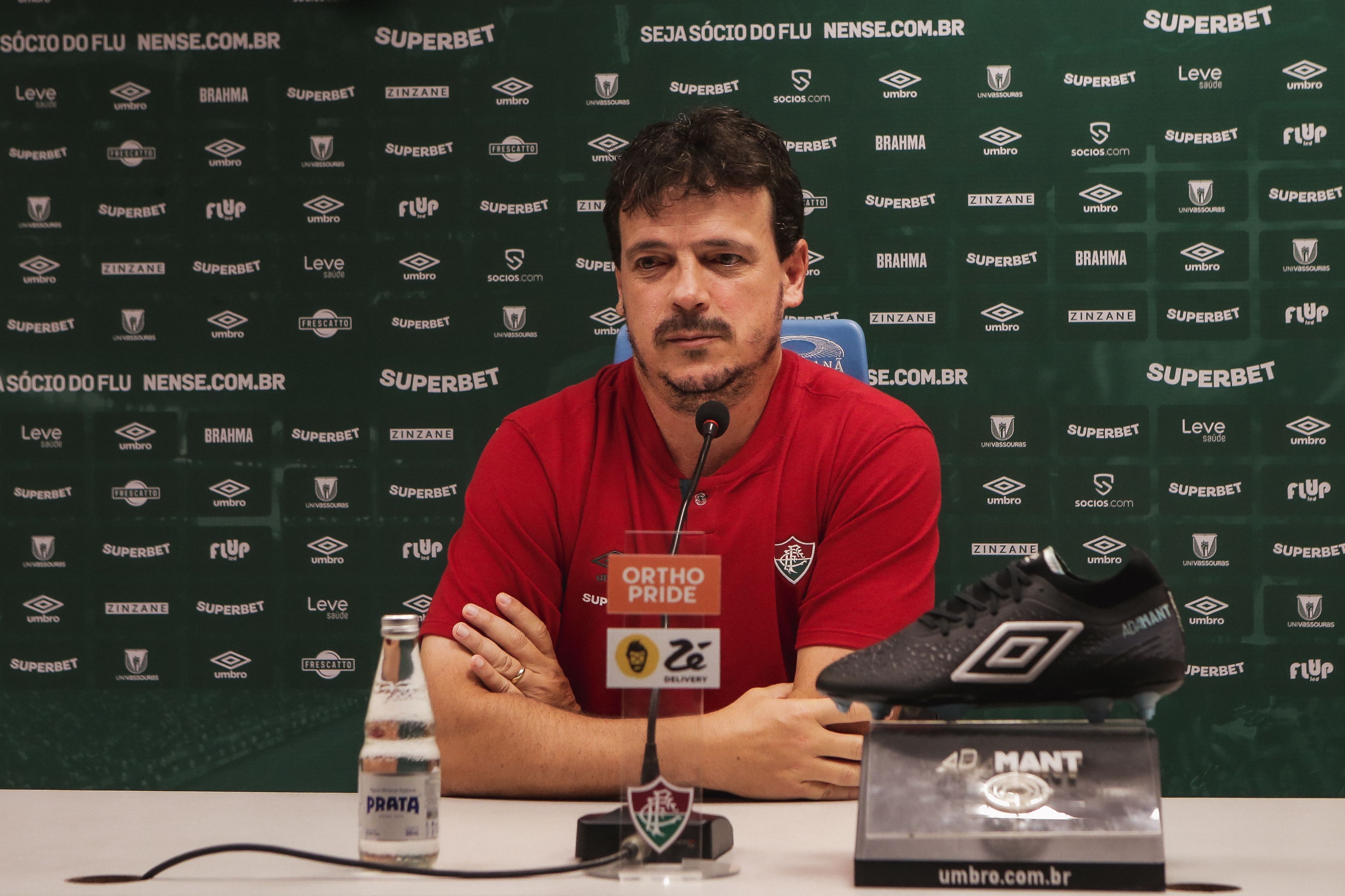 Diniz não vê improvisações como problema na derrota do Fluminense: ‘Erramos demais’