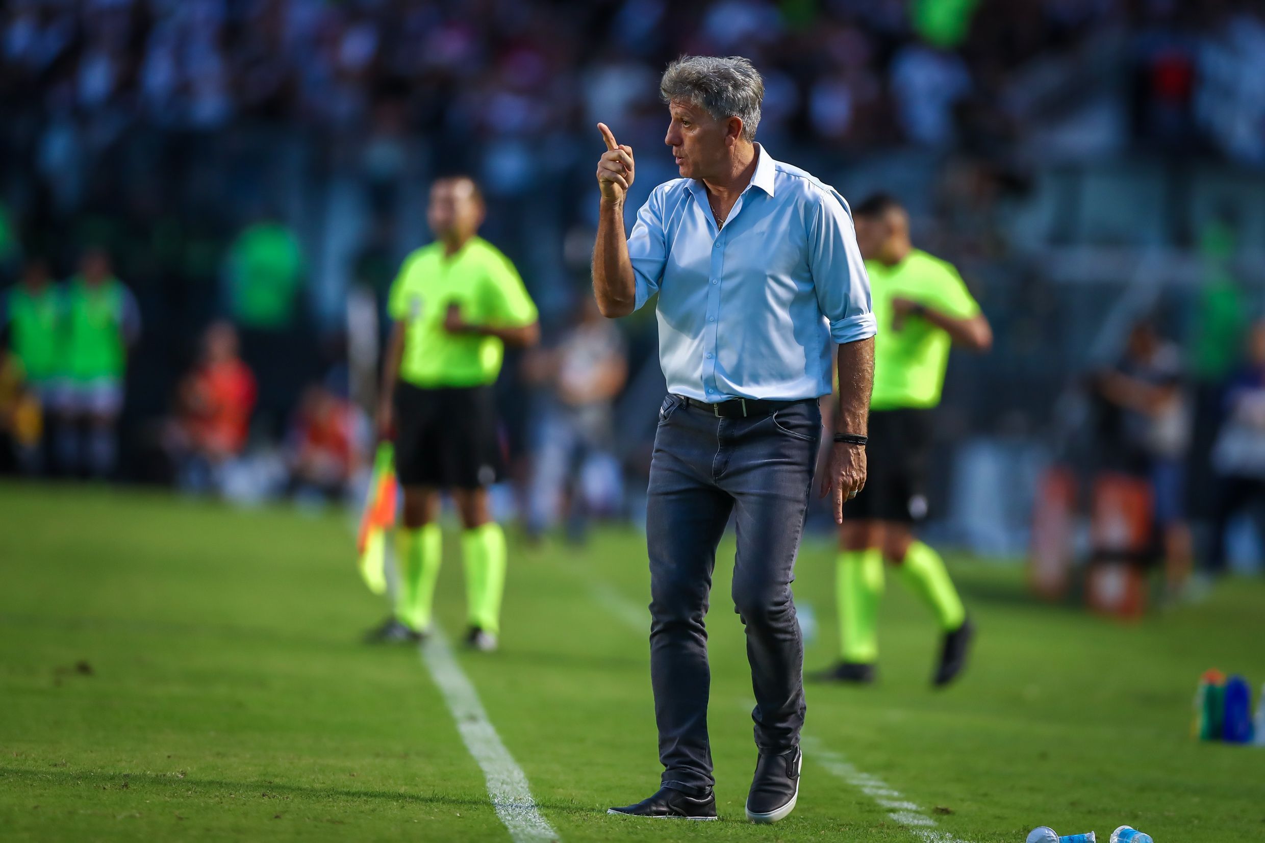 Dirigente do Grêmio dispara contra arbitragem e promete reclamação formal na CBF