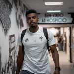 Atlético recebe sondagem do Athletico-PR por Jemerson e toma decisão sobre zagueiro