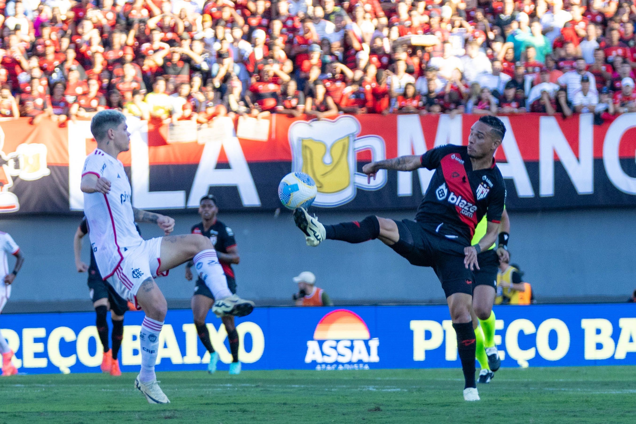 Atlético-GO 1 x 2 Flamengo: CBF divulga áudio do VAR em lance de pênalti