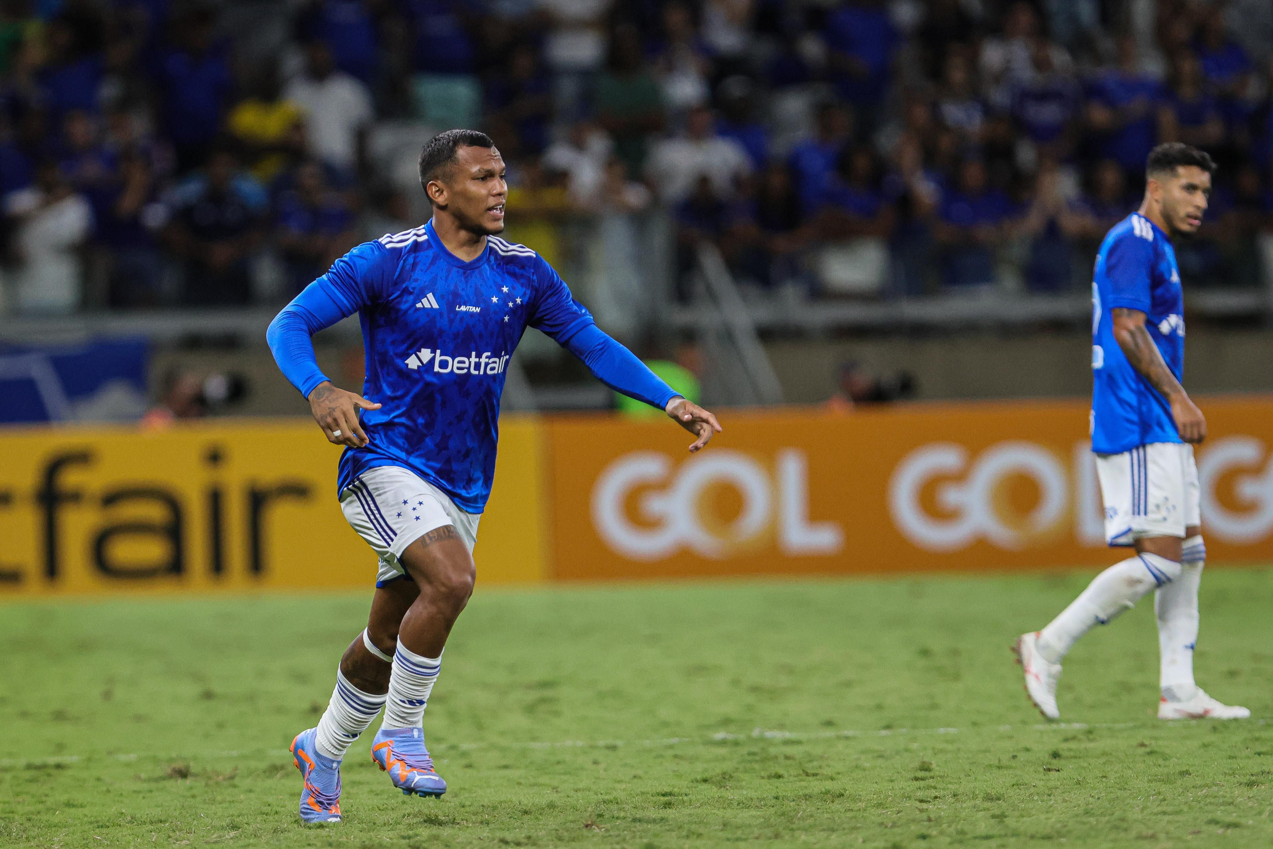 Jornal português coloca ex-jogador do Cruzeiro na mira do Vasco