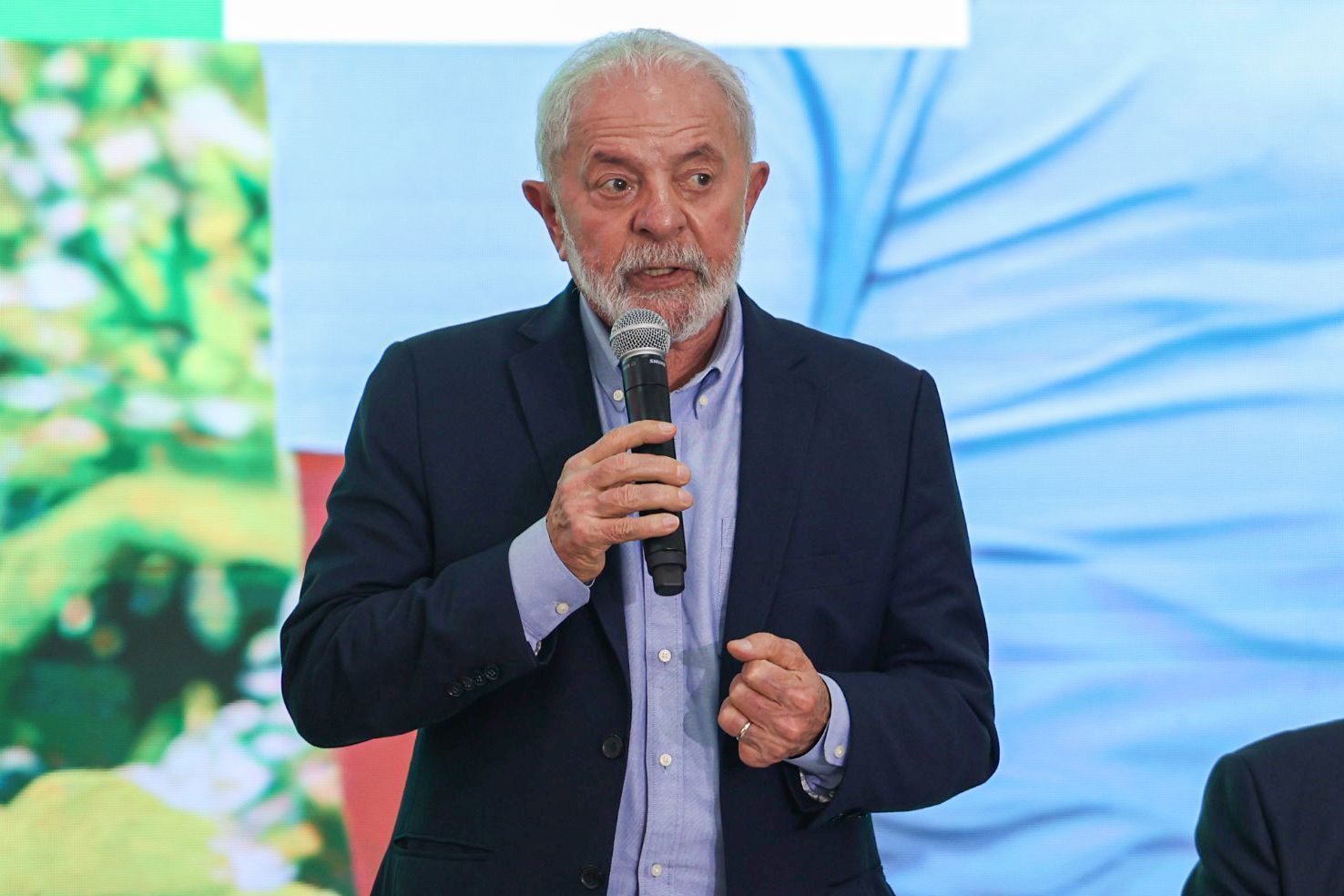 Em tom de campanha, Lula volta a atacar Bolsonaro pela condução da pandemia