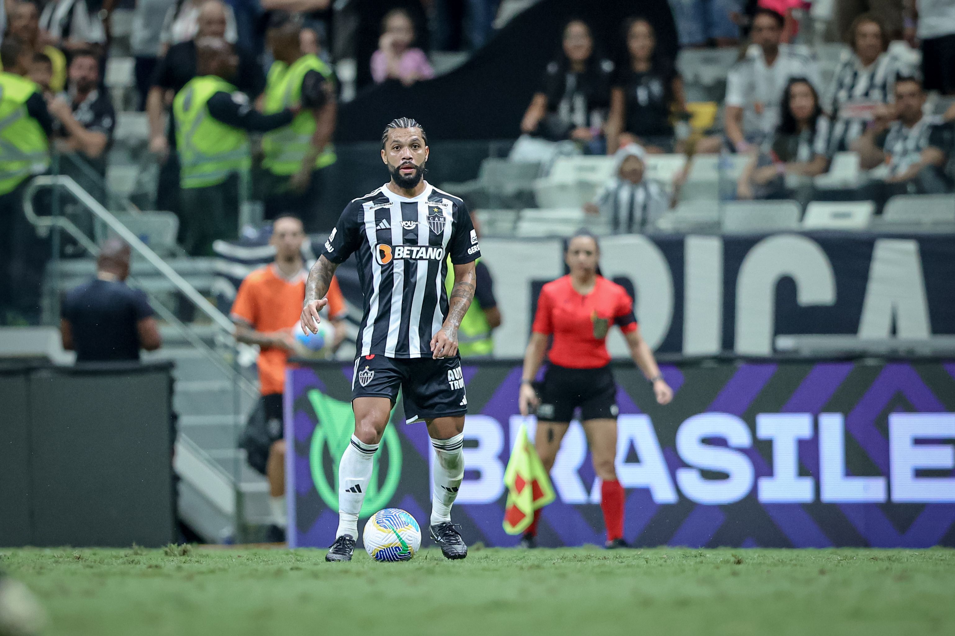 Em alta, Otávio pode completar 100 jogos pelo Atlético no clássico com o Cruzeiro