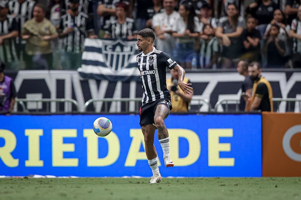 Médico do Atlético mostra preocupação com lesão de Rubens