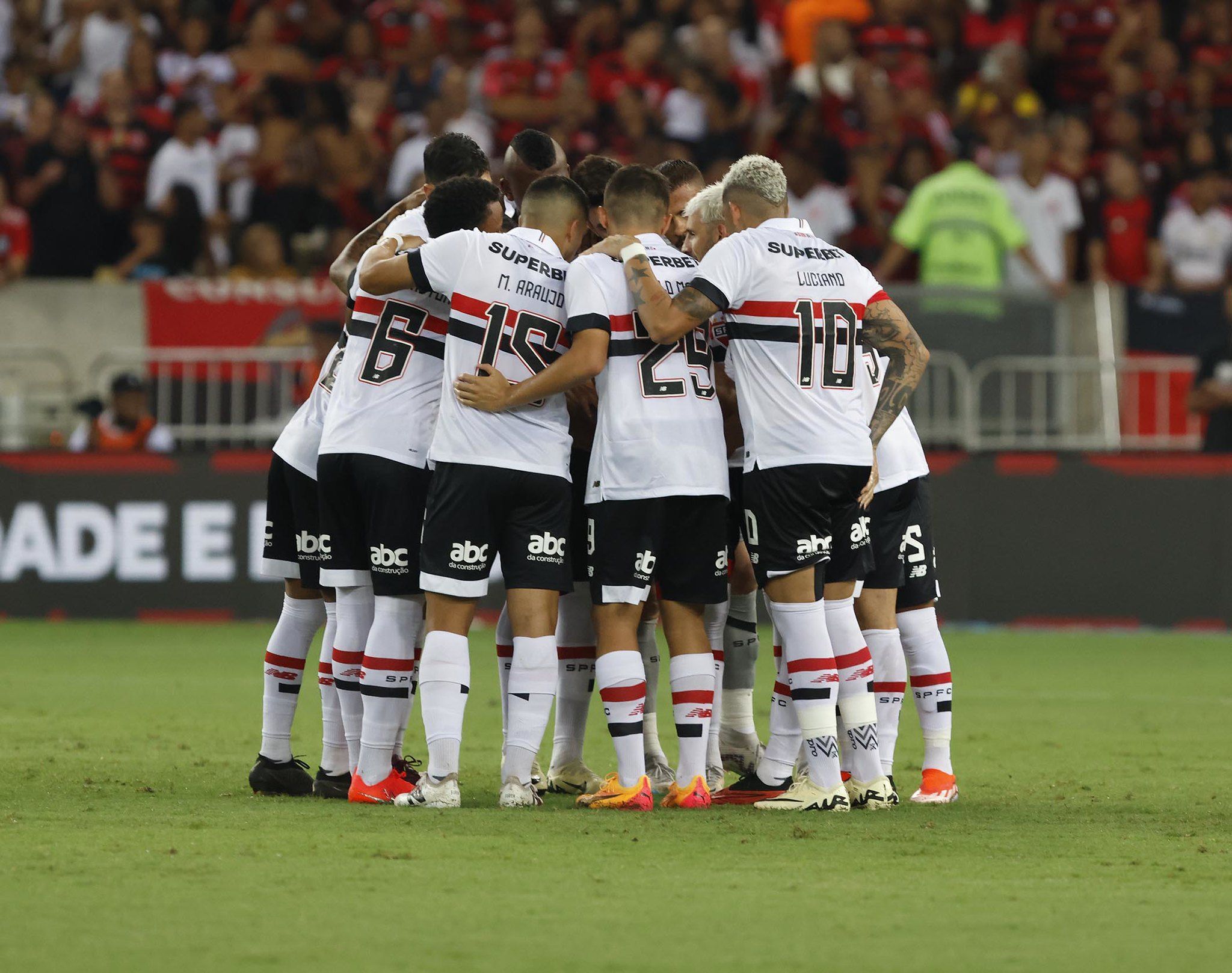 Em busca de treinador, São Paulo tem sequência de jogos como visitante