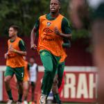 Keno volta a treinar com o elenco do Fluminense, depois de um mês