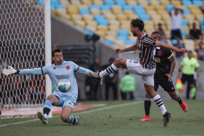 Martinelli aparece na área para marcar o segundo gol do Fluminense contra o Vasco
