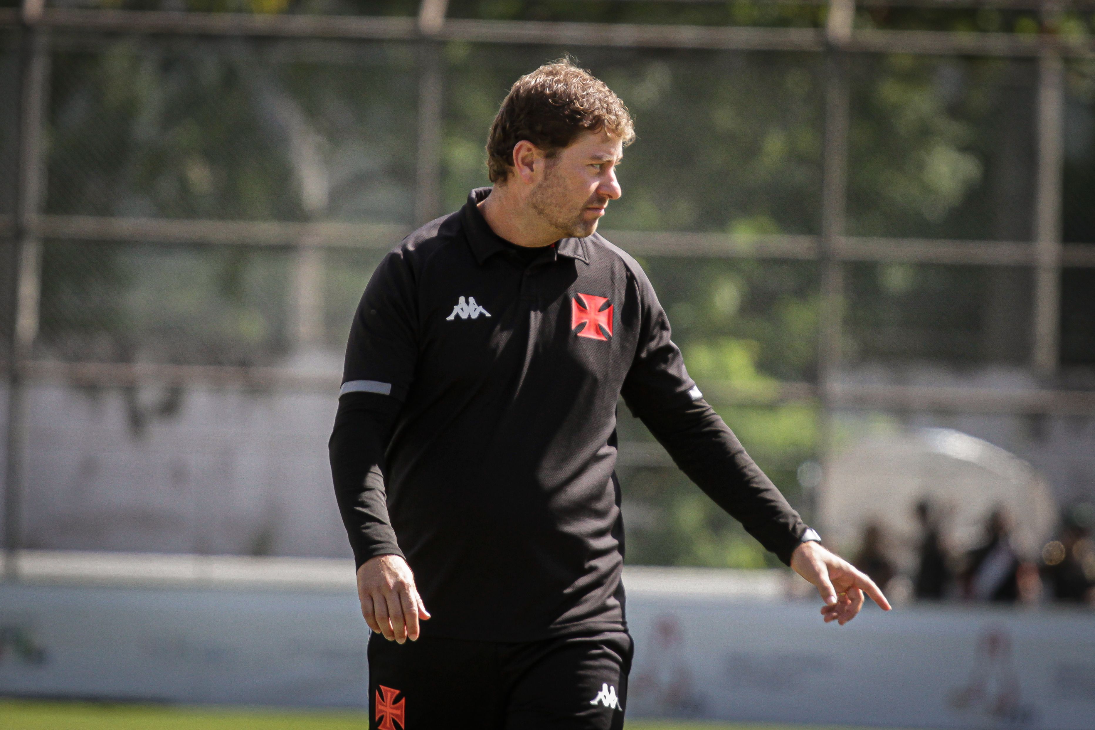 Saiba quem é o mineiro Rafael Paiva, que comandará o Vasco de forma interina