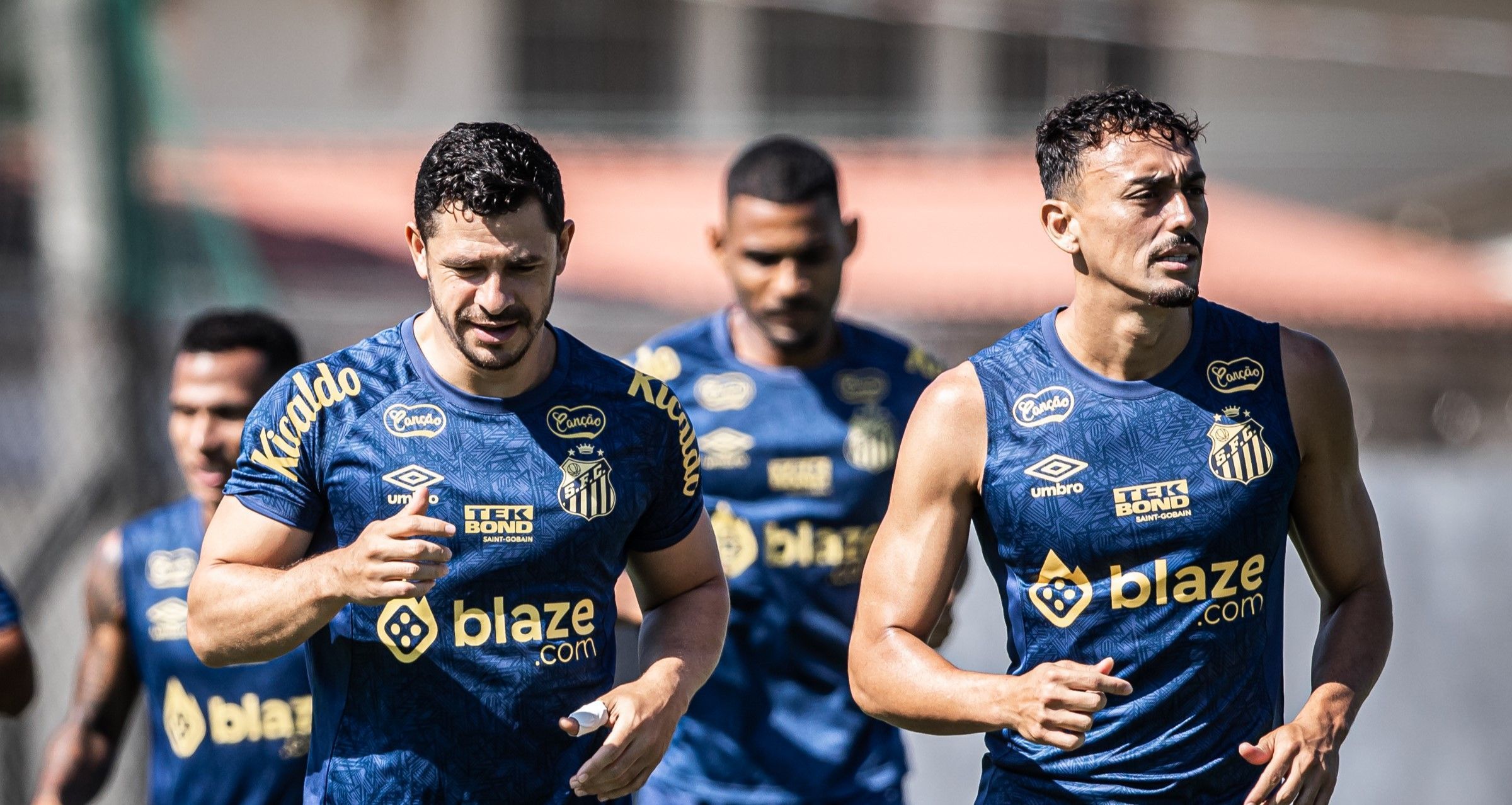 Clube da Série B anuncia contratação de meia campeão por Inter e Santos