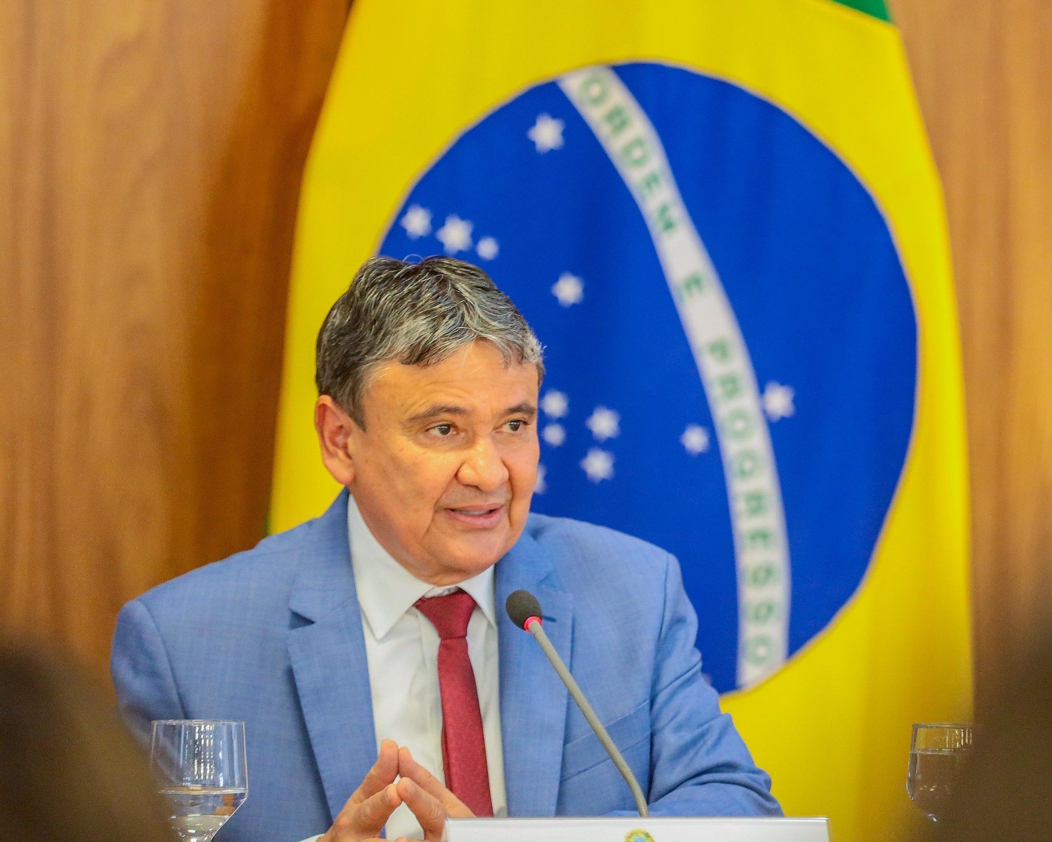 Ministro do Desenvolvimento Social, Wellington Dias concede entrevista à Itatiaia; assista ao vivo