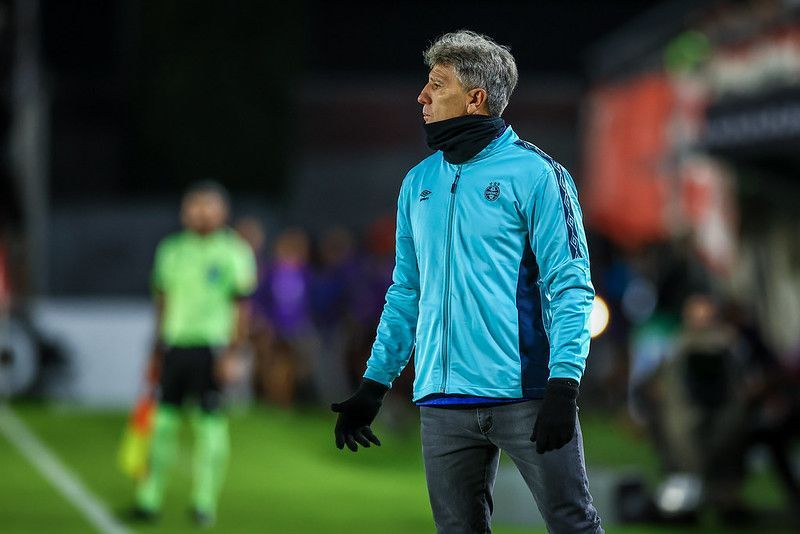 Renato elogia Grêmio na vitória sobre o Estudiantes: 'Melhor jogo do ano'