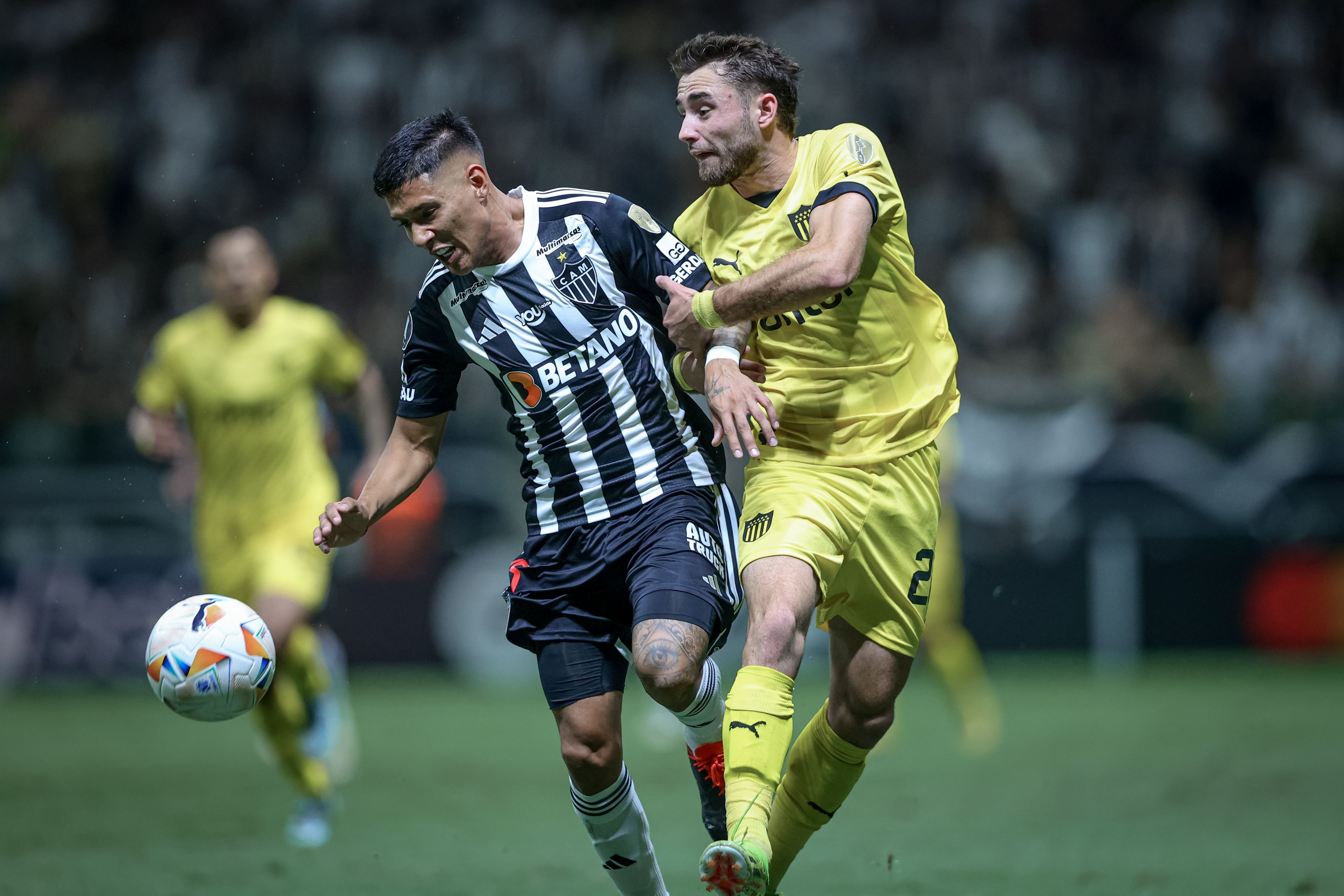 Atlético defenderá invencibilidade contra o Peñarol; veja retrospecto