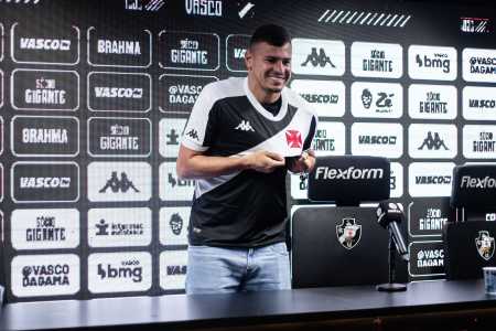 Hugo Moura é reforço do Vasco