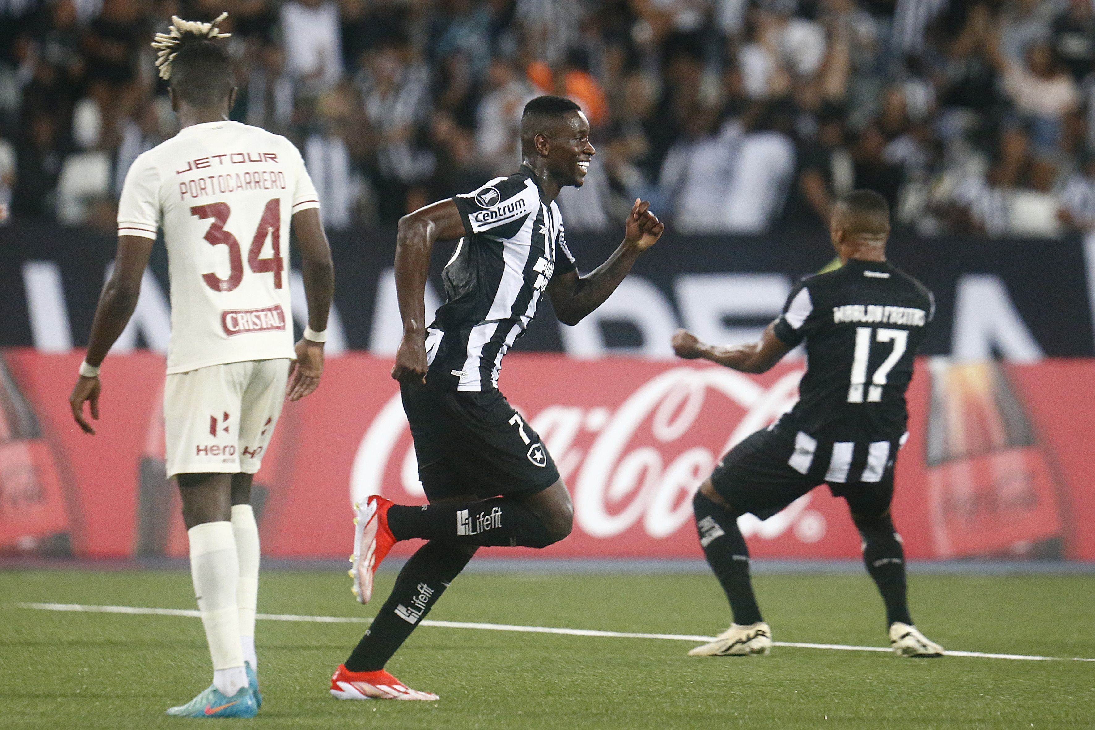 Botafogo vence o Universitario-PER e embola chave da Libertadores
