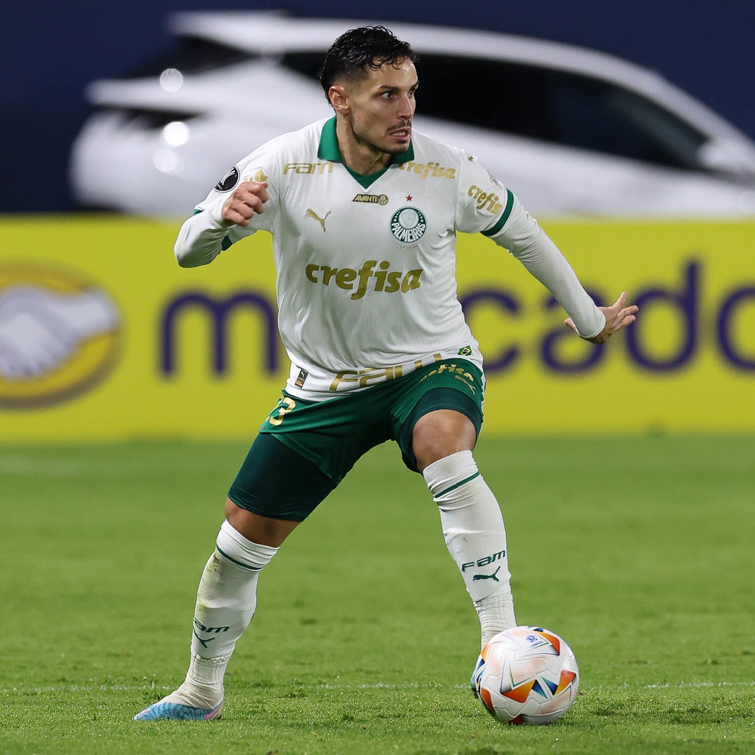 Raphael Veiga admite má fase no Palmeiras e parabeniza substituto por gol