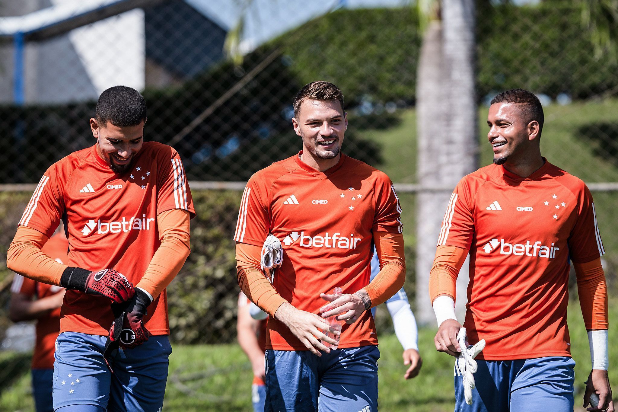 Cruzeiro divulga relacionados com novidades e baixa para jogo com o Vitória