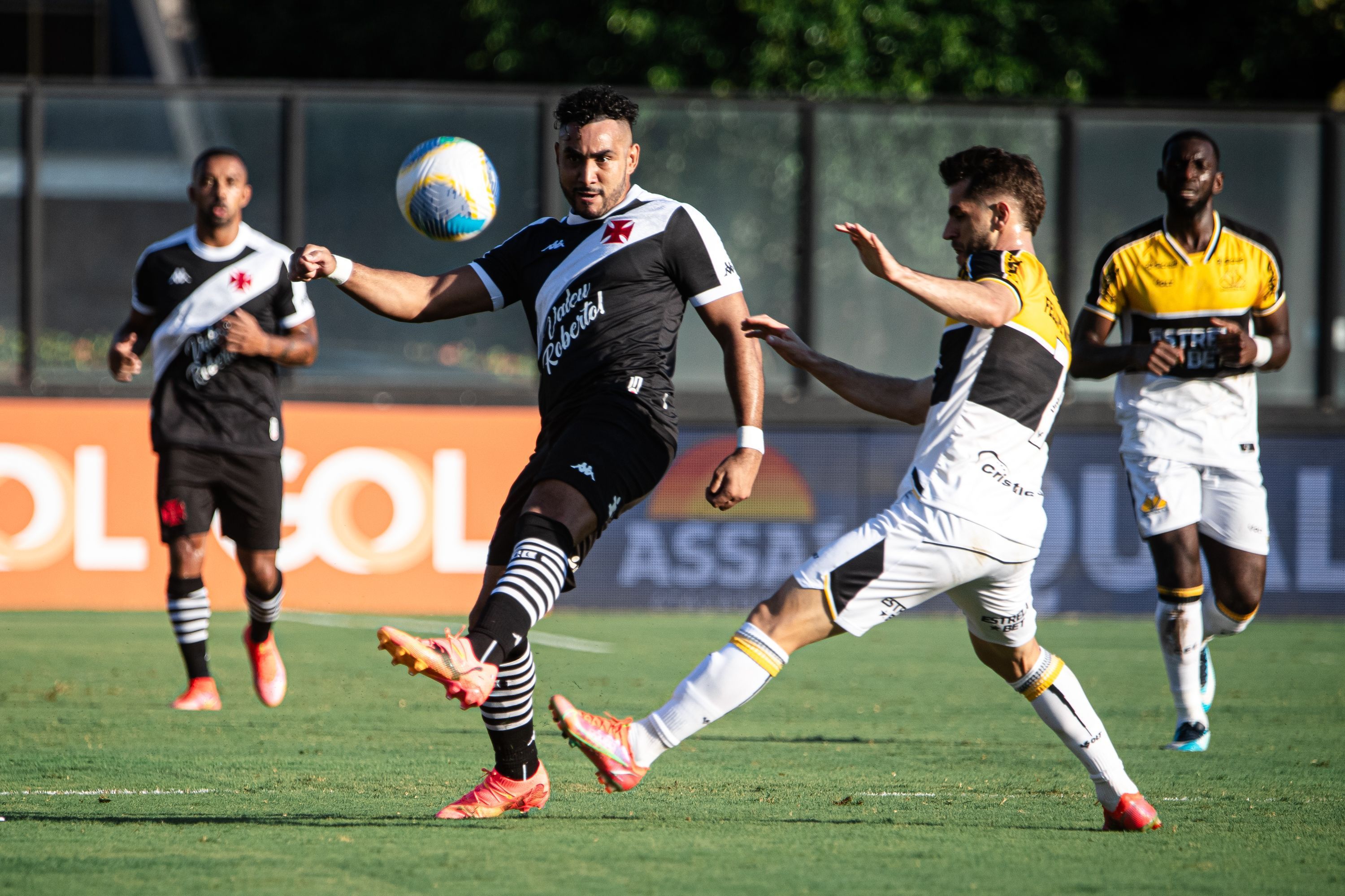 Payet não viaja com delegação do Vasco para Fortaleza; saiba o motivo