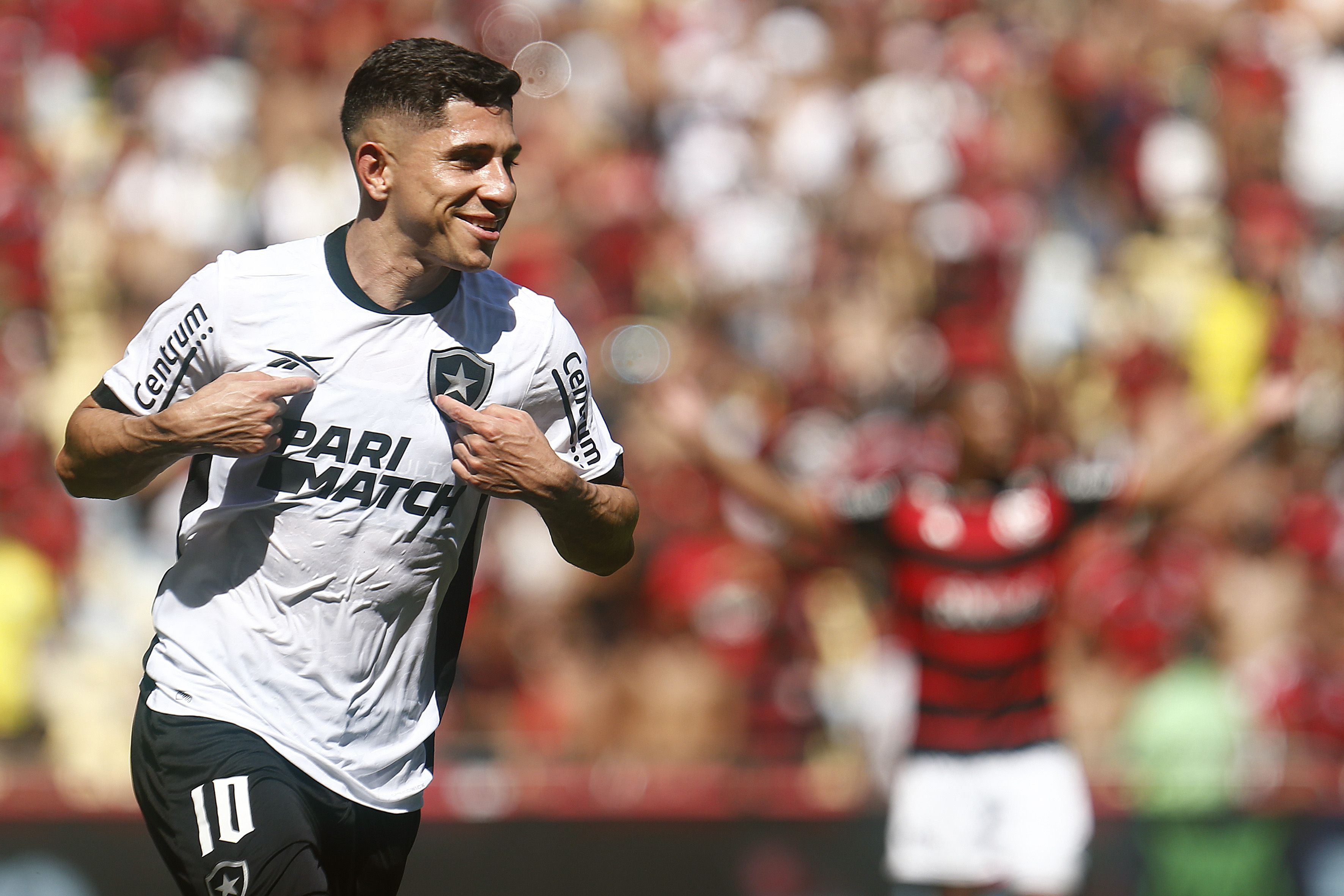 Algoz do Flamengo, Savarino é o cara do Botafogo de Artur Jorge
