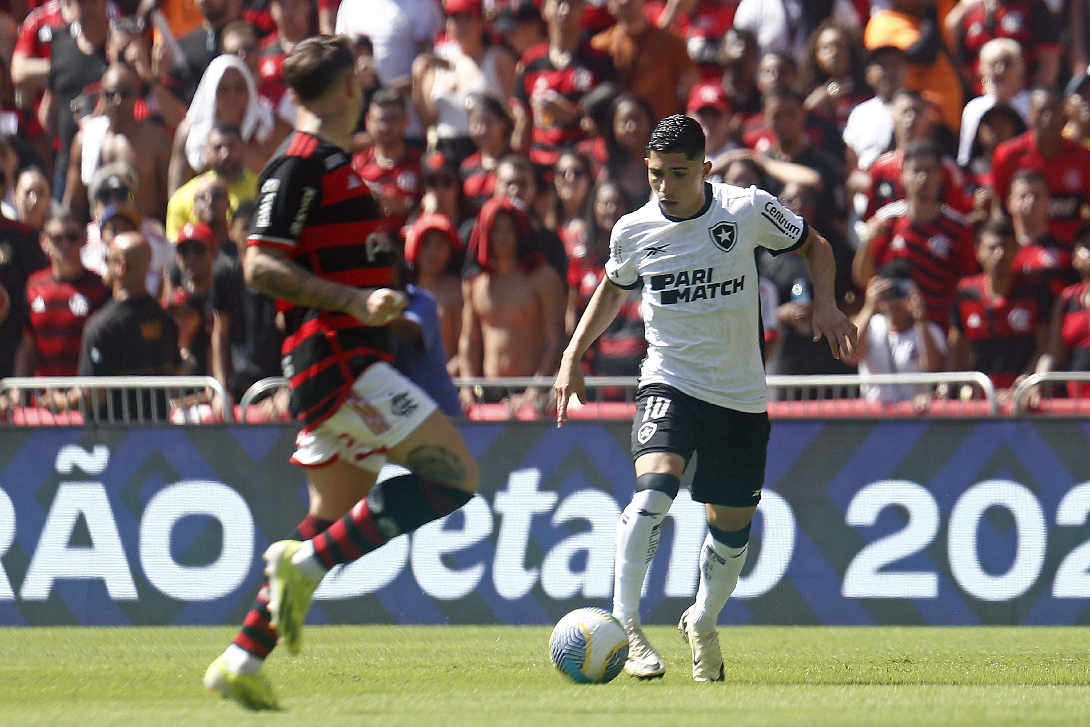 Botafogo e Flamengo somam 11 atletas pendurados em rodada antes de clássico