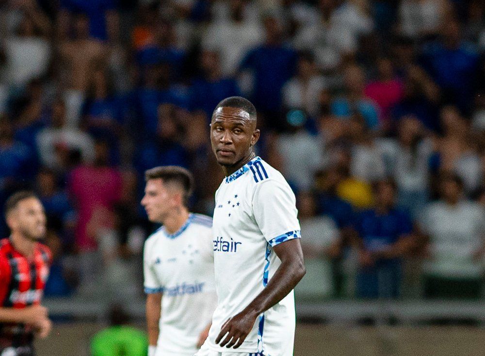 João Pedro manda recado à torcida do Cruzeiro após retorno aos gramados