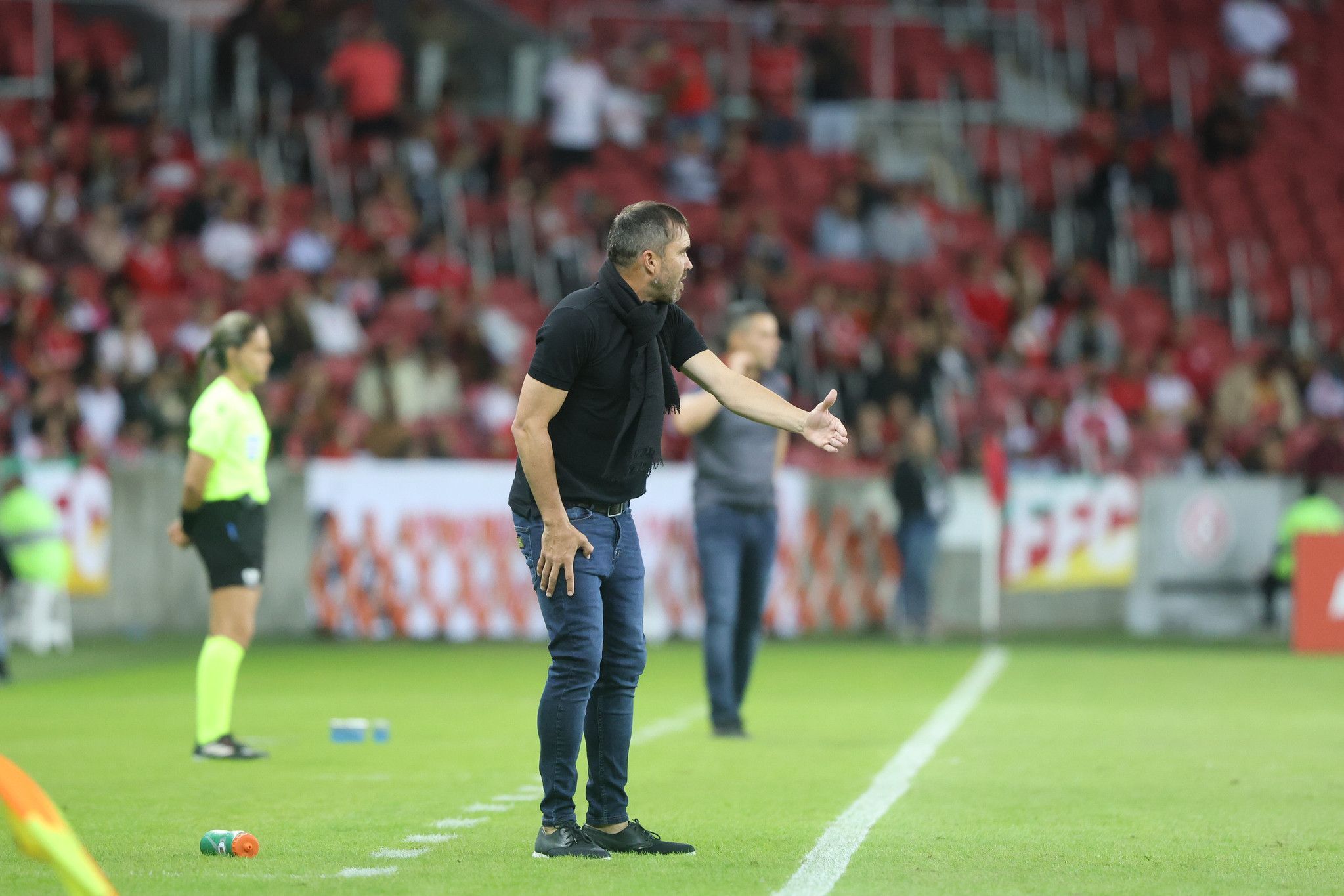 Coudet desabafa após empate do Inter com o Atlético-GO: 'Talvez o problema seja eu'