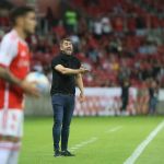 Triste, Coudet dispara contra críticas: 'Com esse clima o Inter não vai ser campeão'