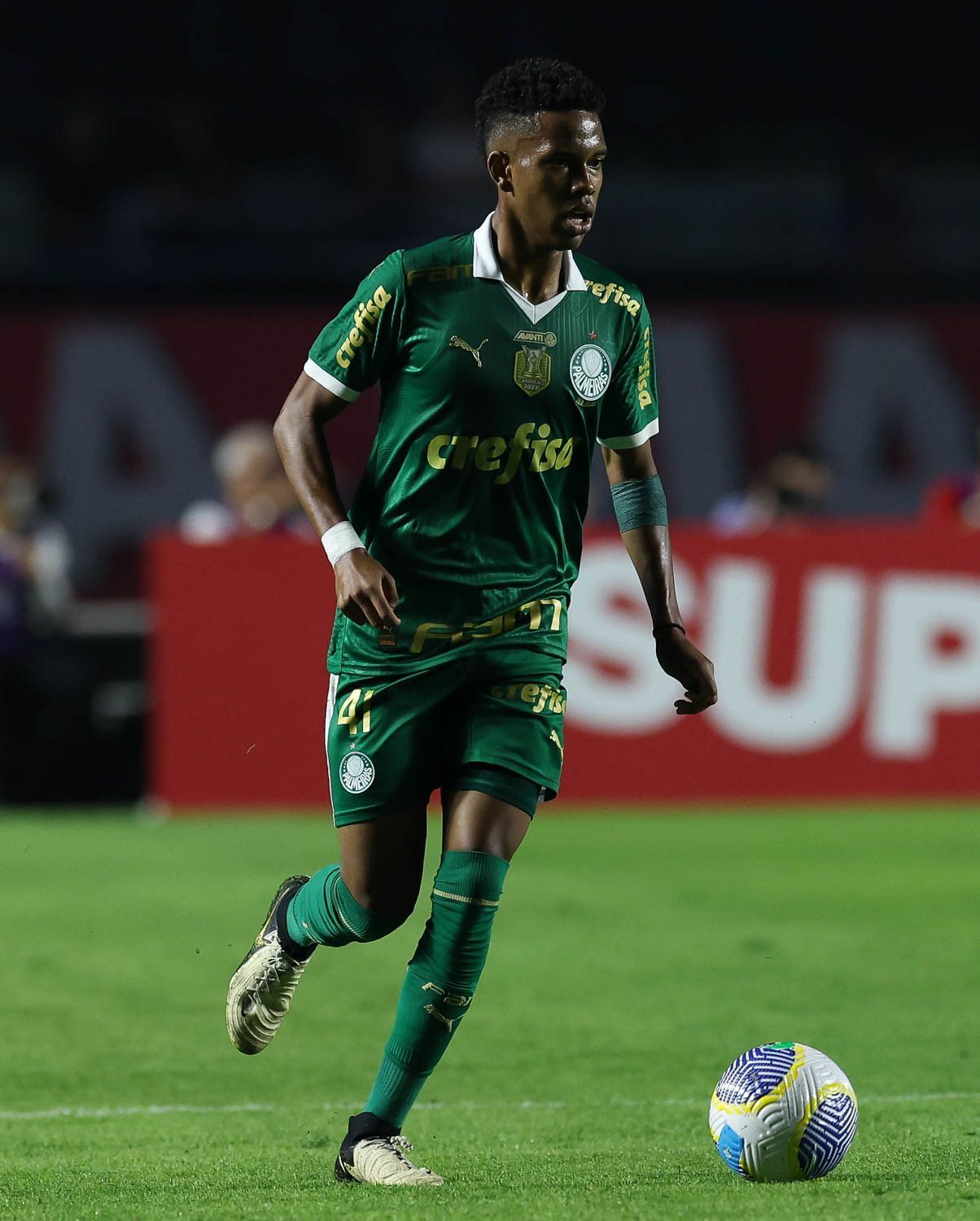 Entenda por que joia da base virou modelo de jogador que Abel quer no Palmeiras