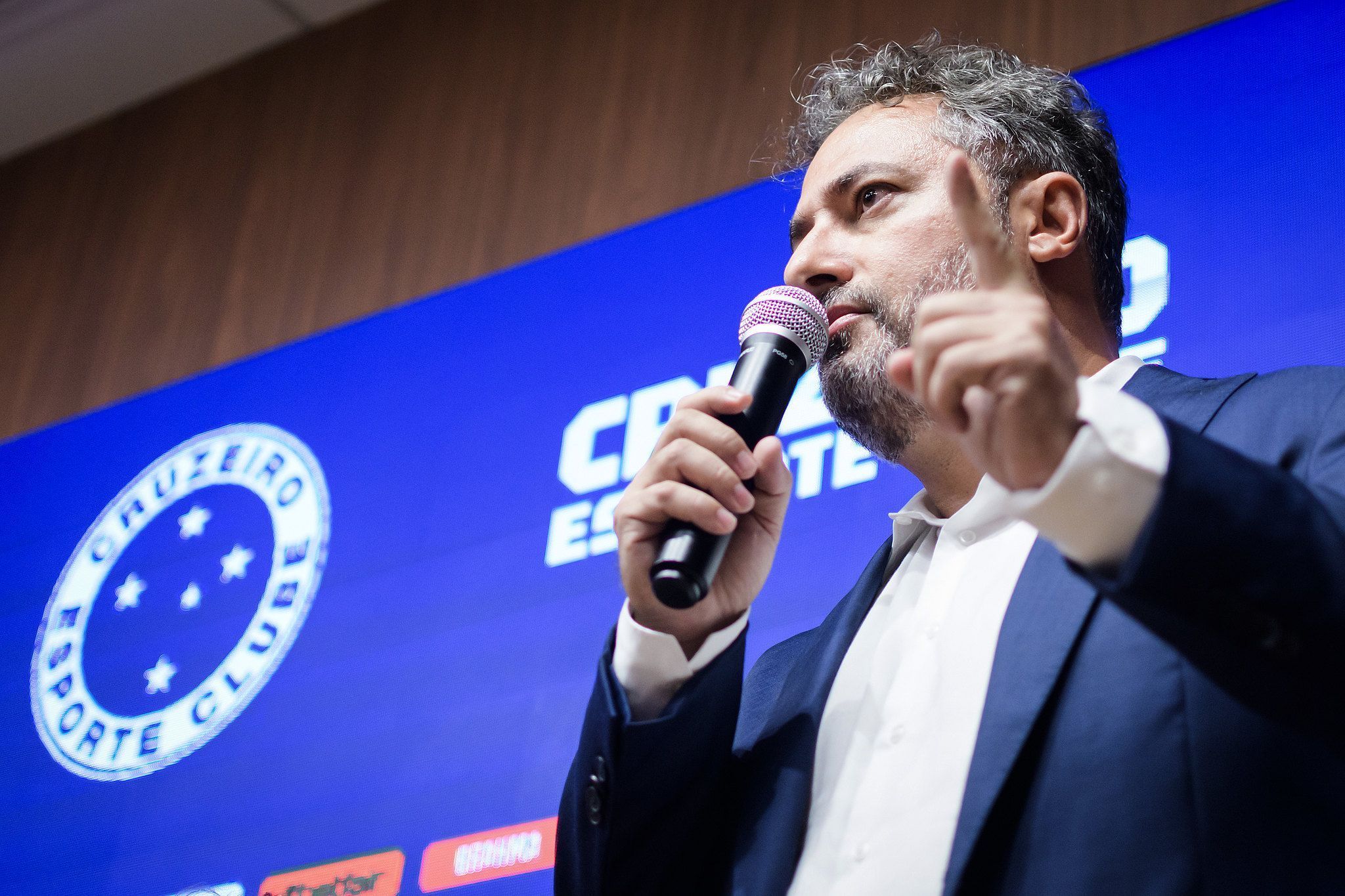 Volta de Alexandre Mattos ao Cruzeiro gera situação inusitada no ‘caso Vitor Roque’