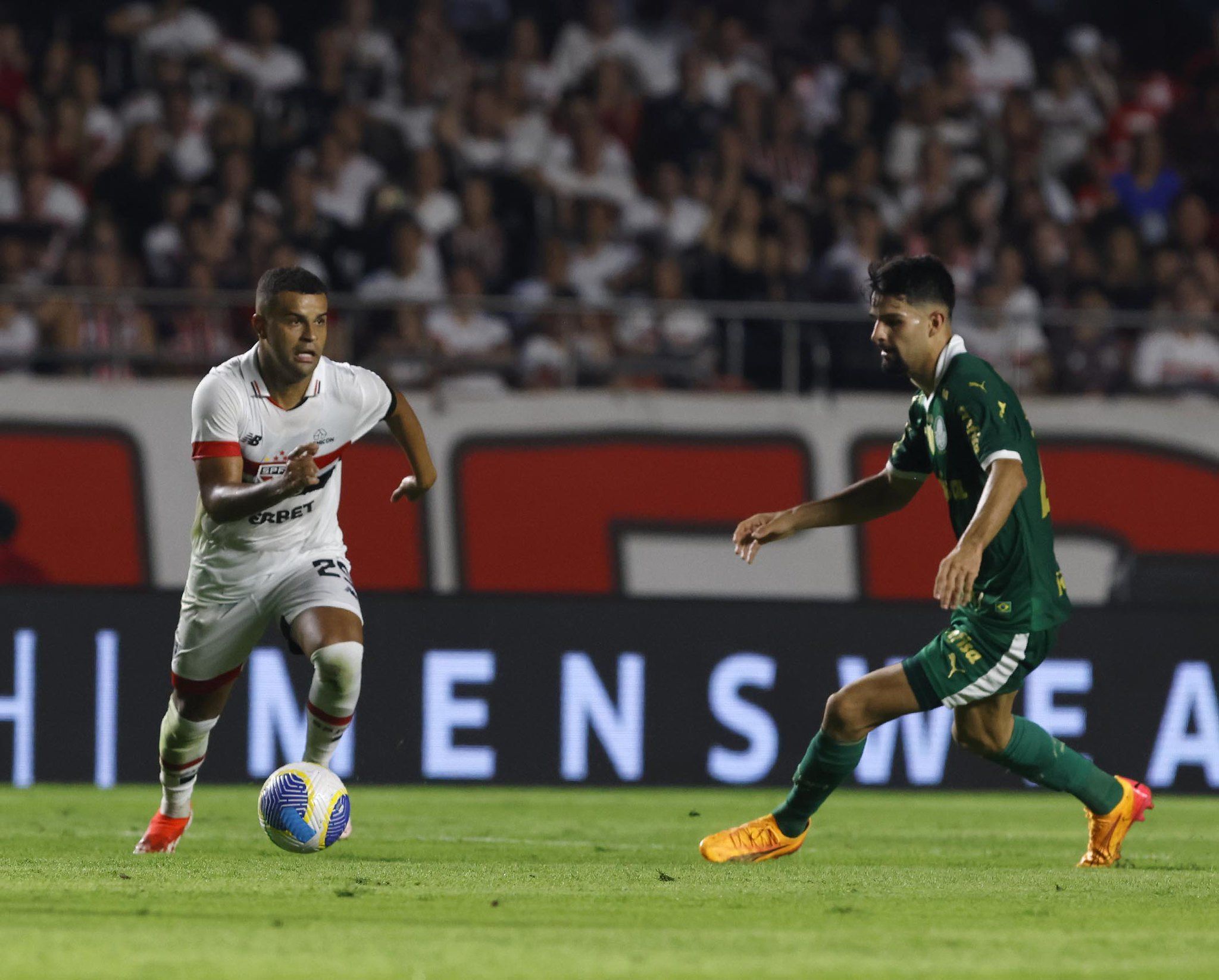 Após clássico, Alisson vê São Paulo em evolução e diz: 'Brasileirão é pontuar'